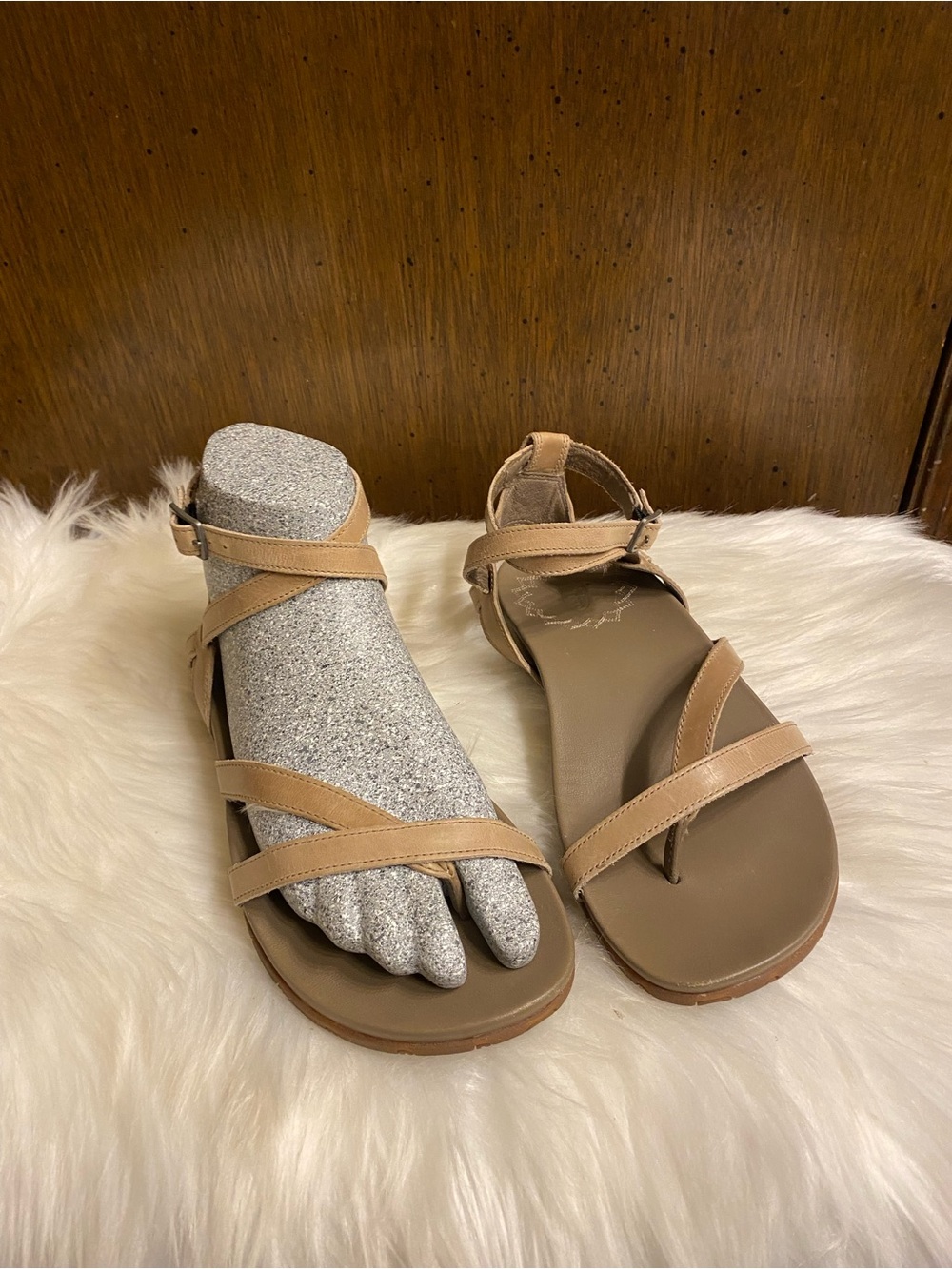 Chaco Women's Beige/Tan Strappy Ankle Buckle Sandals